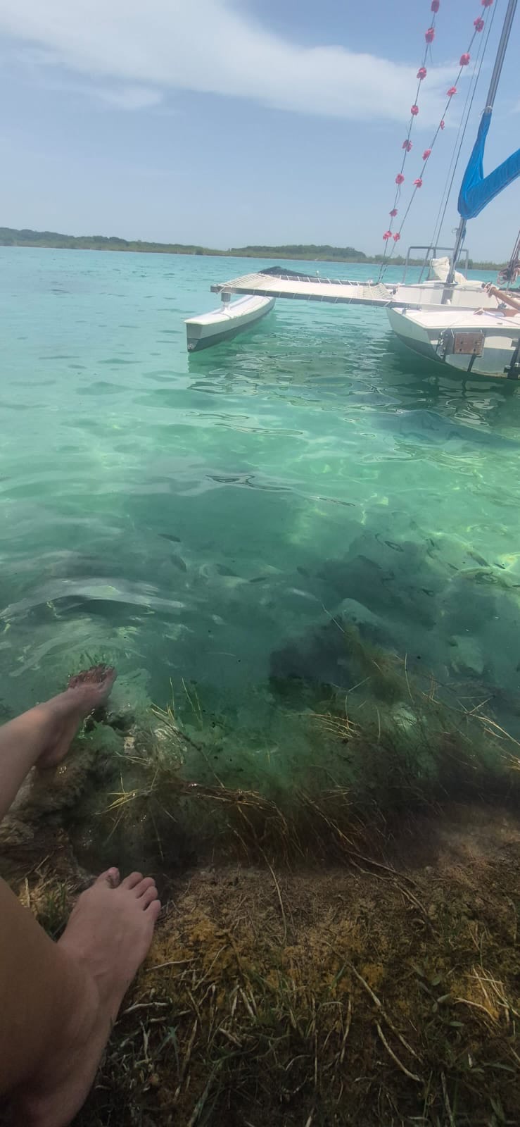 Agua transparente de Panto-ha antes de llegar a la laguna